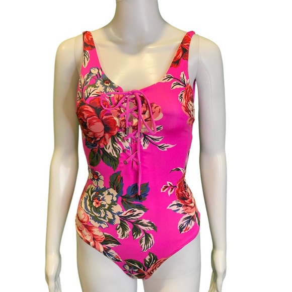 NWT Maaji Reversible Flower
Garden Heavenly Lace-Up One-Piece Swimsuit -Sz S - Picture 4 of 6